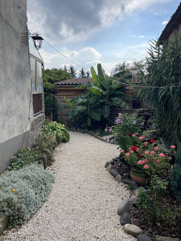 Maison à ISSERTEAUX