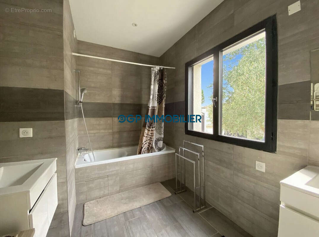 Maison à BRUGUIERES