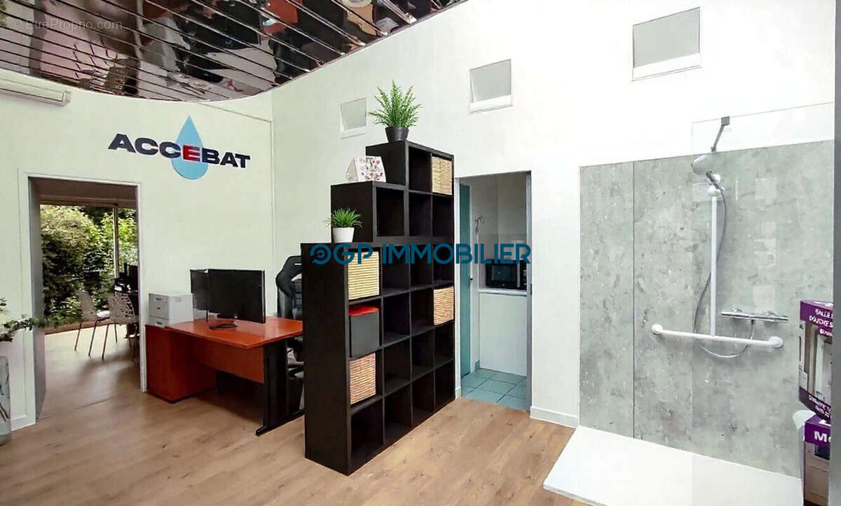 Commerce à BRUGUIERES