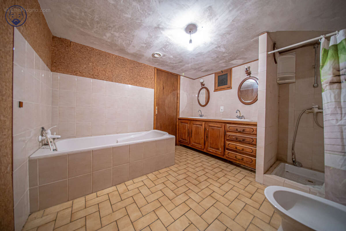 Maison à GONDRECOURT-LE-CHATEAU