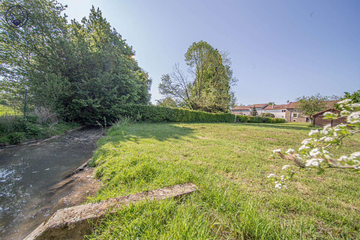 Maison à GONDRECOURT-LE-CHATEAU