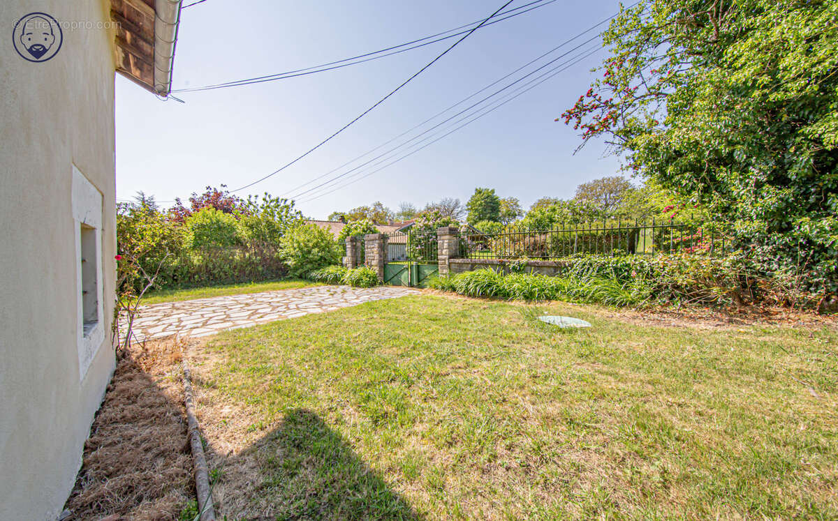 Maison à GONDRECOURT-LE-CHATEAU