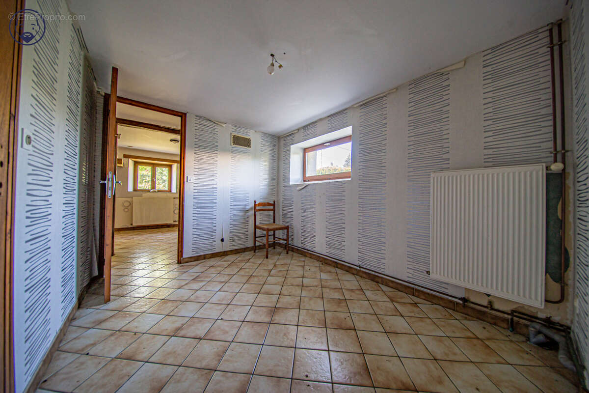 Maison à GONDRECOURT-LE-CHATEAU