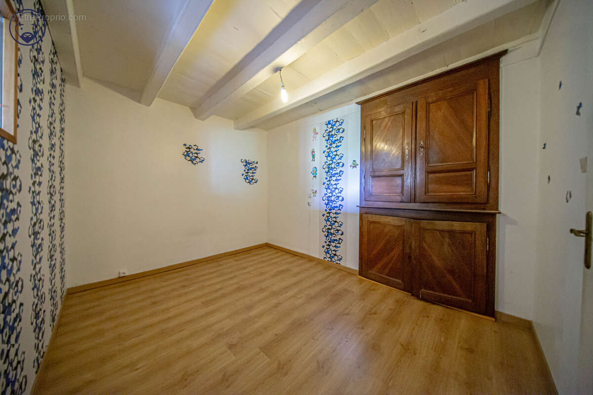 Maison à GONDRECOURT-LE-CHATEAU