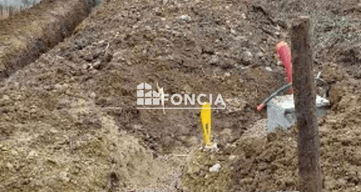 Terrain à SAINT-JUST