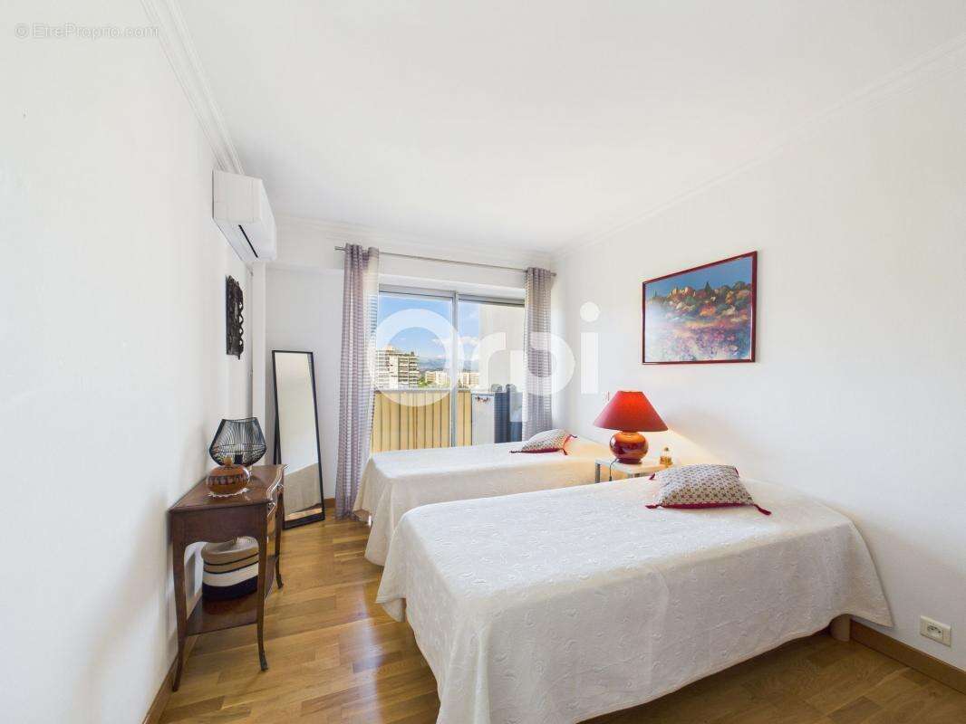 Appartement à MANDELIEU-LA-NAPOULE