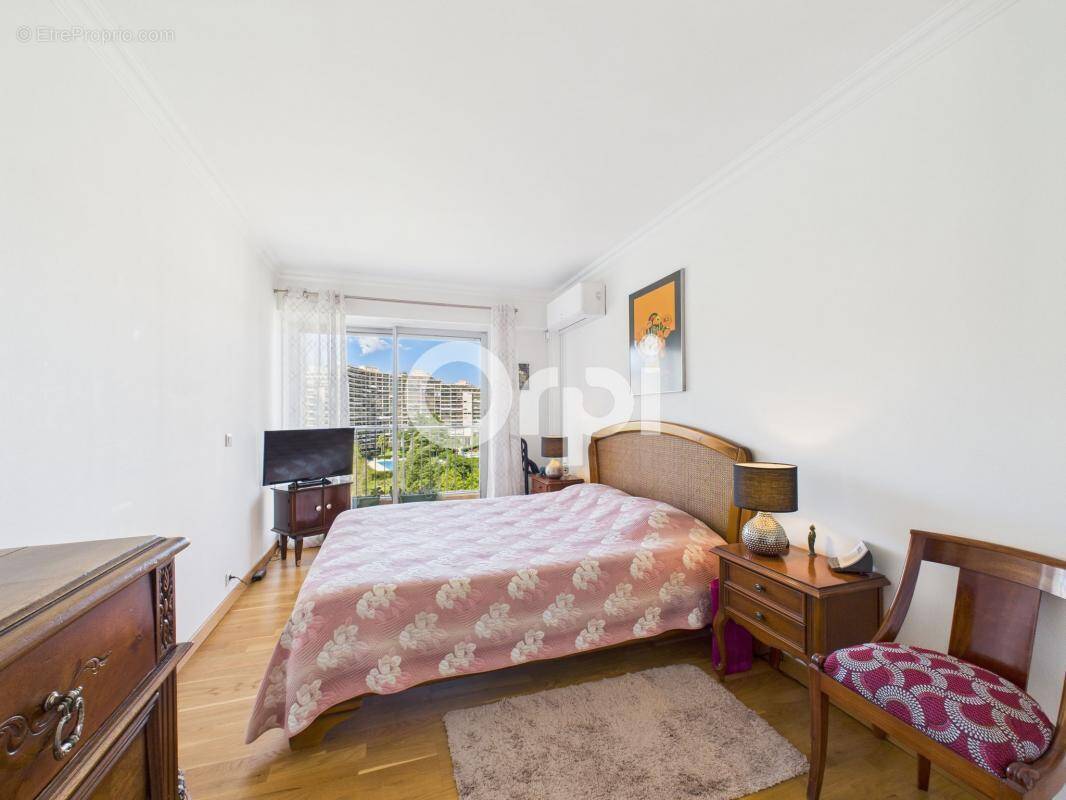 Appartement à MANDELIEU-LA-NAPOULE