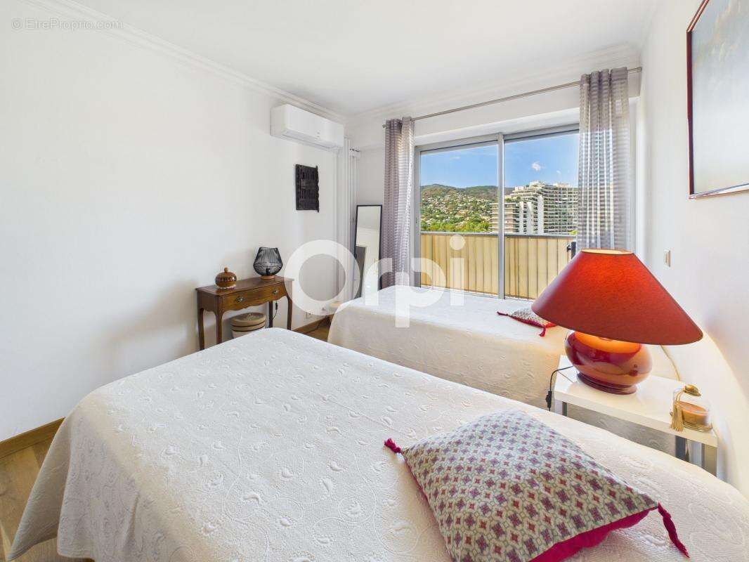 Appartement à MANDELIEU-LA-NAPOULE