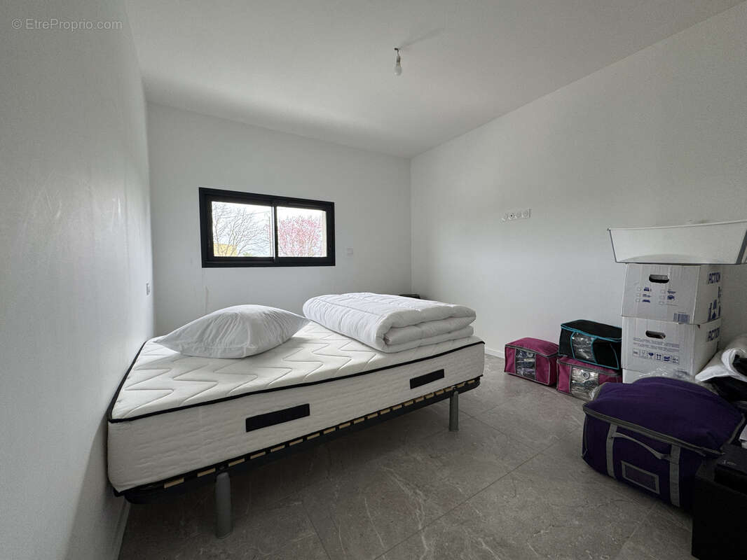 Maison à BARBEZIEUX-SAINT-HILAIRE