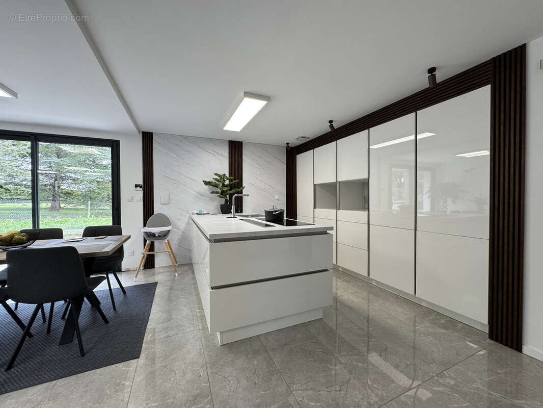 Maison à BARBEZIEUX-SAINT-HILAIRE