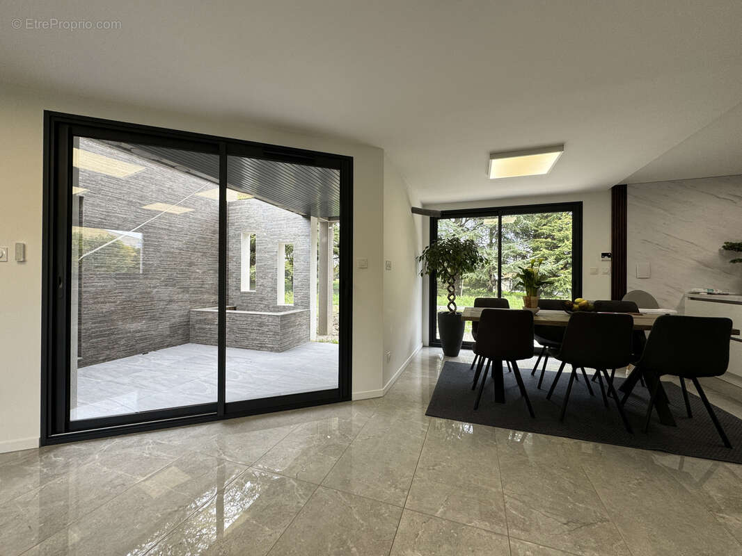 Maison à BARBEZIEUX-SAINT-HILAIRE