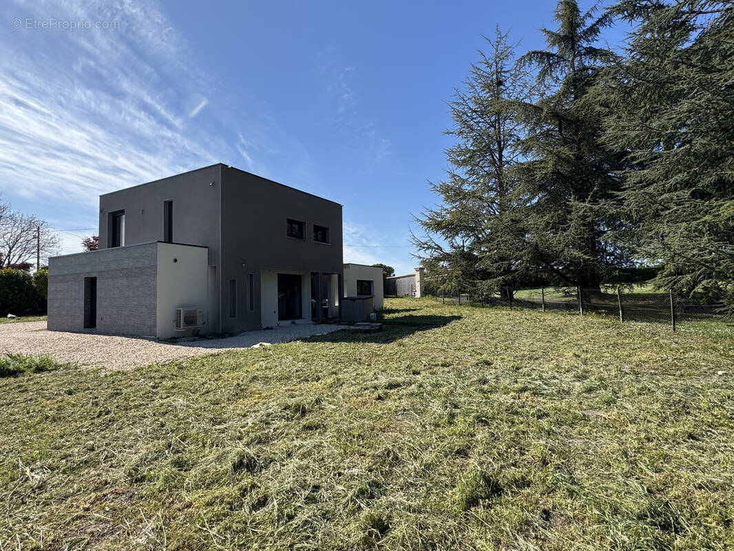 Maison à BARBEZIEUX-SAINT-HILAIRE