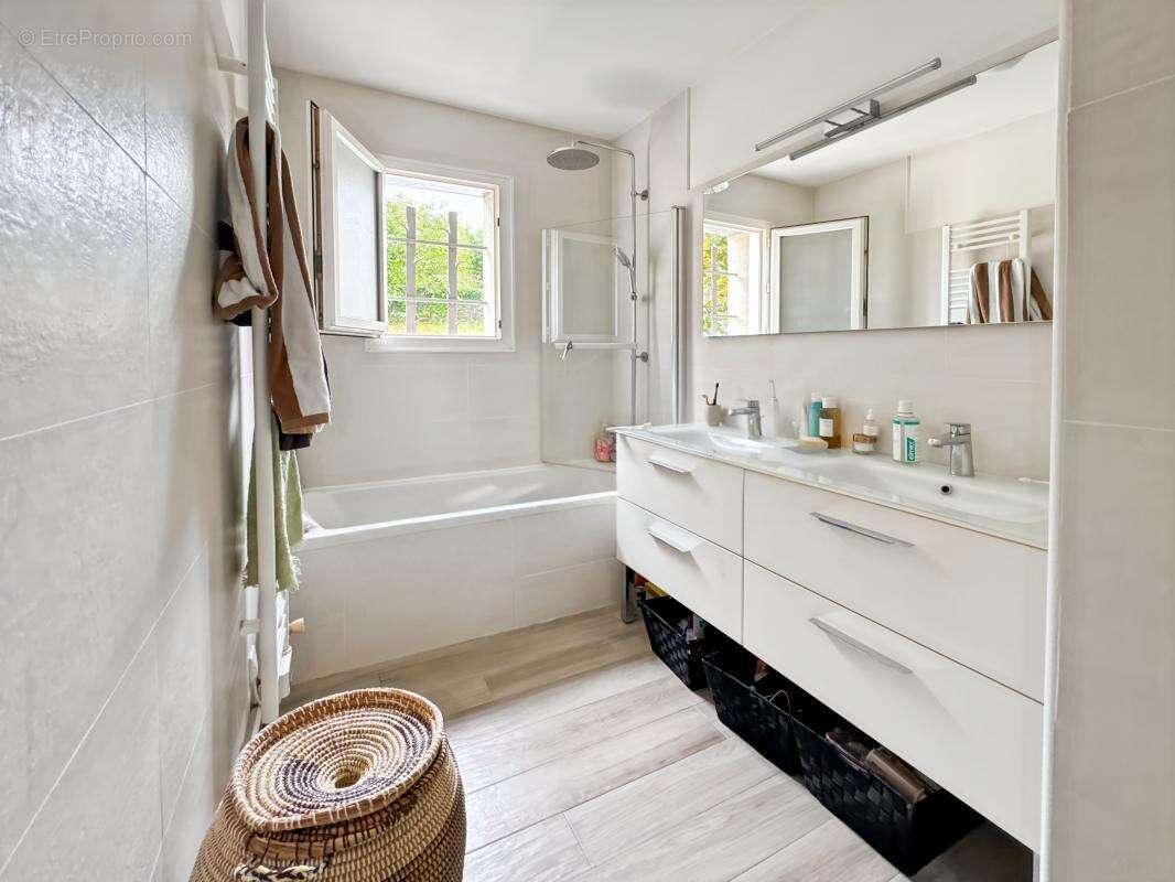 Maison à COULOUNIEIX-CHAMIERS