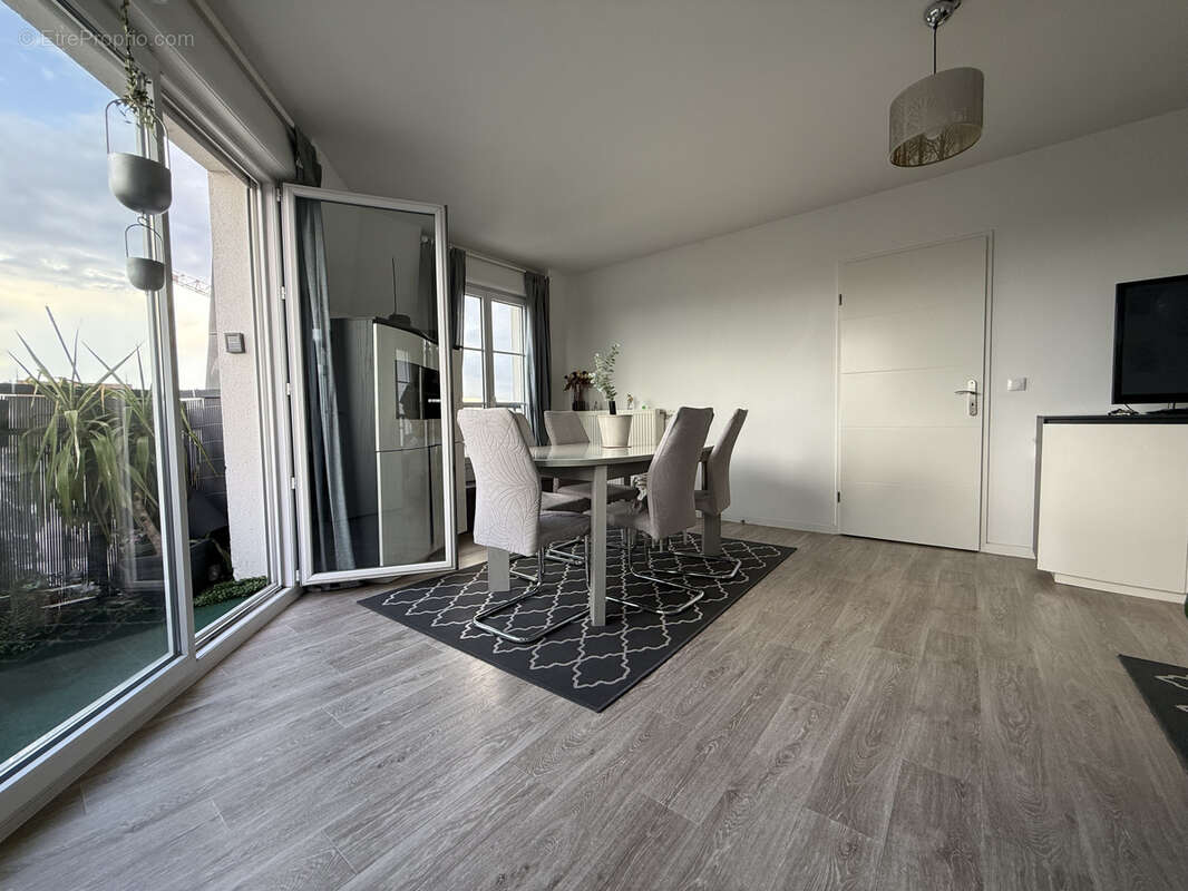 Appartement à LE BLANC-MESNIL