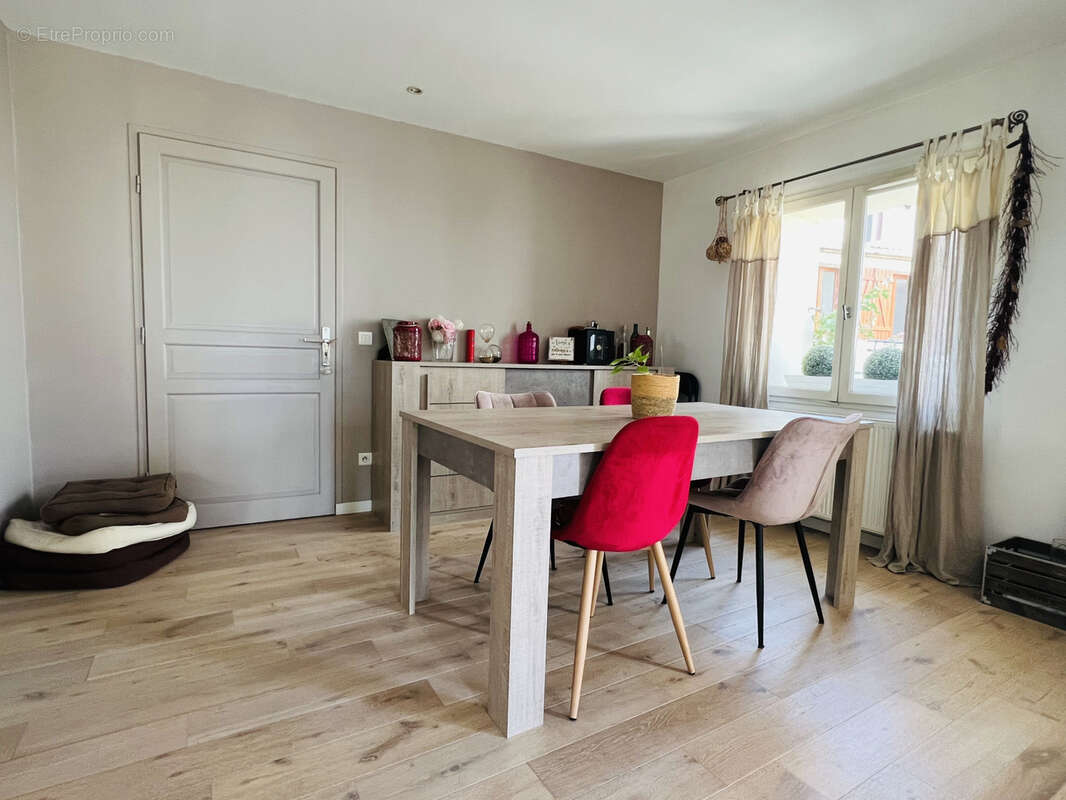 Maison à MORAINVILLIERS