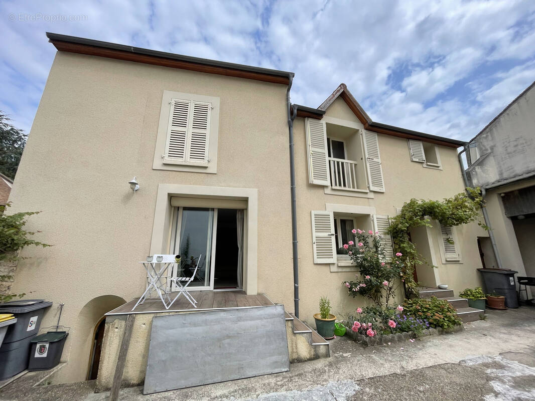 Maison à MORAINVILLIERS