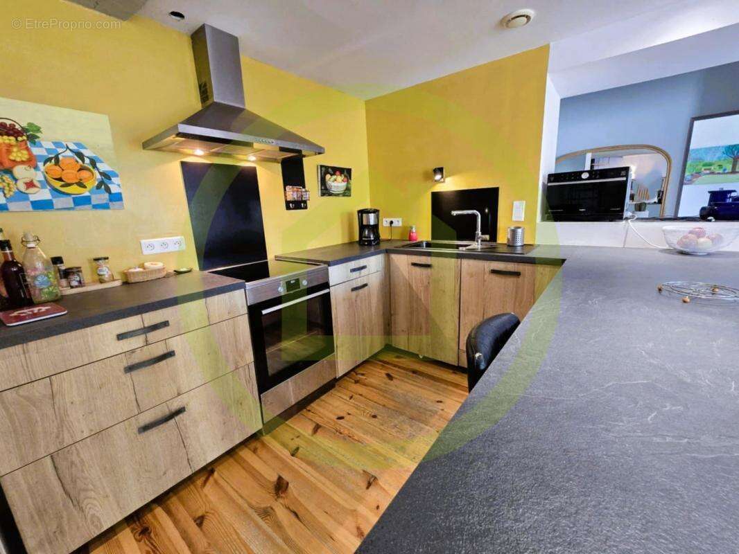 Maison à CHENAC-SAINT-SEURIN-D&#039;UZET