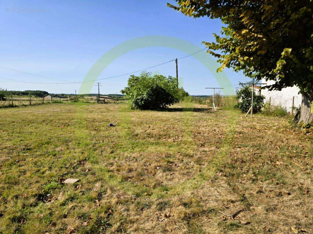 Maison à CHENAC-SAINT-SEURIN-D&#039;UZET