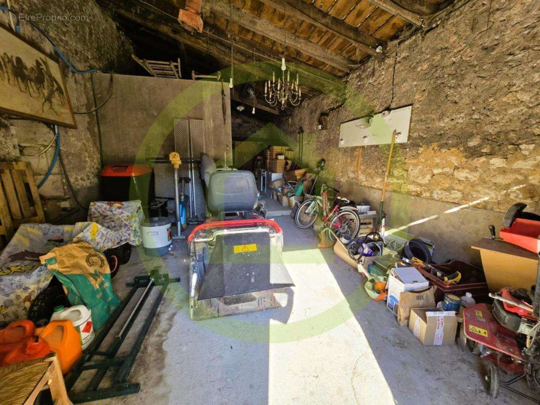 Maison à CHENAC-SAINT-SEURIN-D&#039;UZET