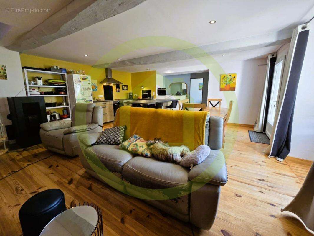 Maison à CHENAC-SAINT-SEURIN-D&#039;UZET