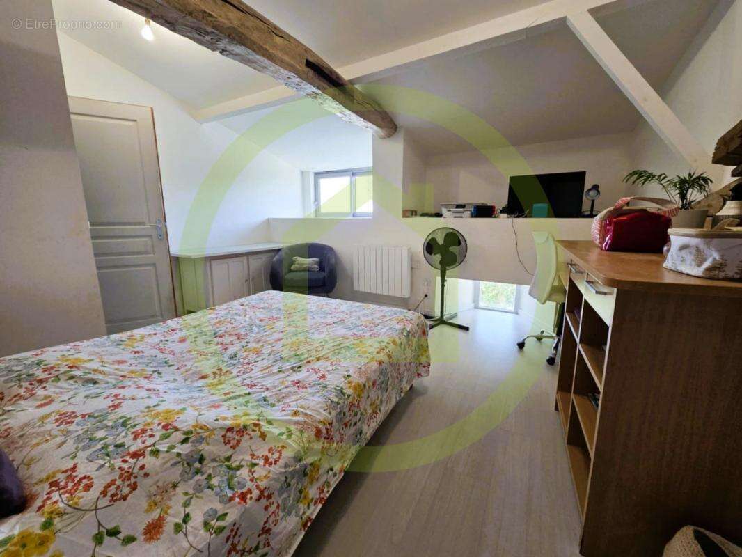 Maison à CHENAC-SAINT-SEURIN-D&#039;UZET