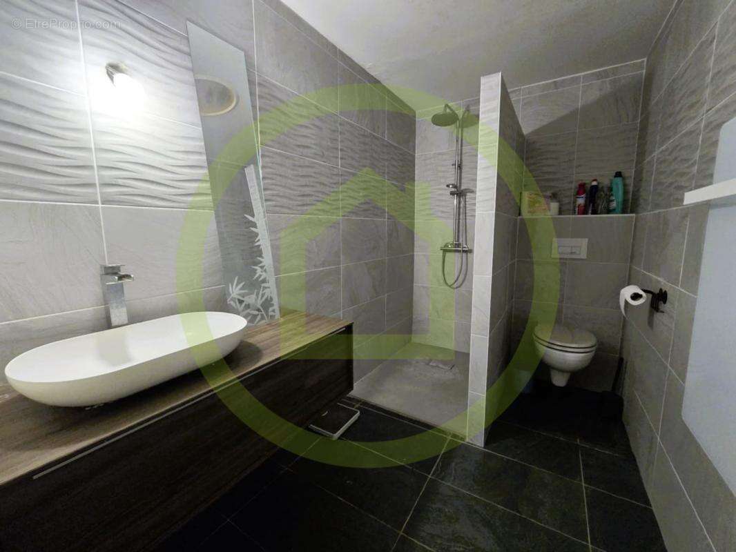 Maison à CHENAC-SAINT-SEURIN-D&#039;UZET