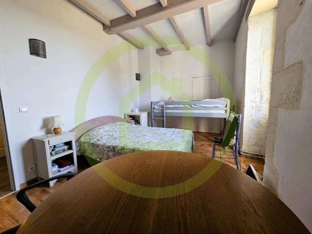 Maison à CHENAC-SAINT-SEURIN-D&#039;UZET