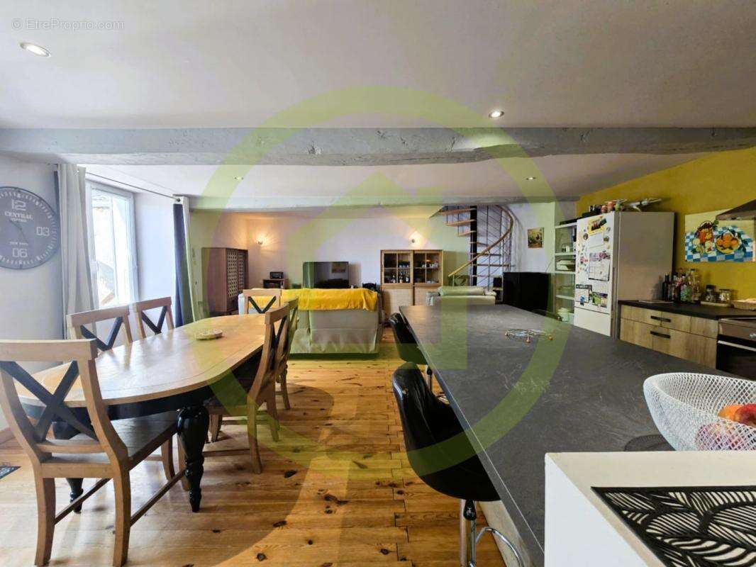 Maison à CHENAC-SAINT-SEURIN-D&#039;UZET