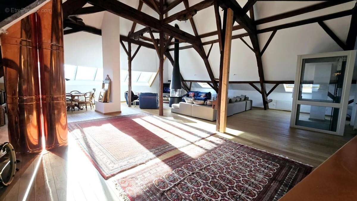 Maison à PERS-JUSSY