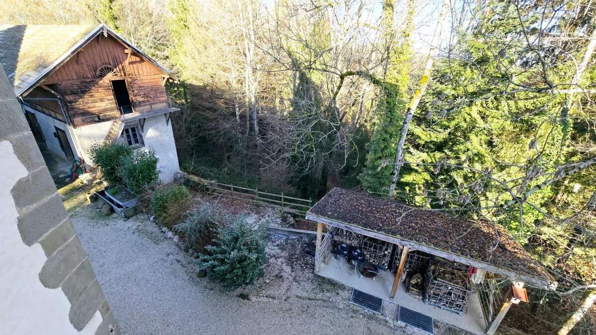 Maison à PERS-JUSSY