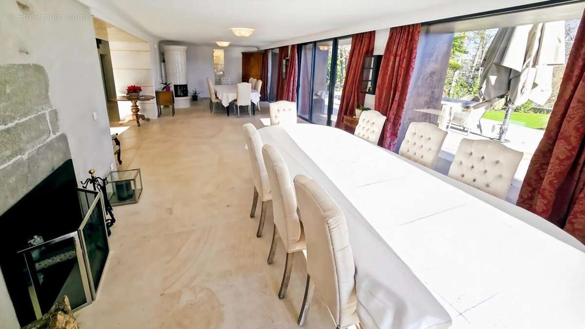 Maison à PERS-JUSSY