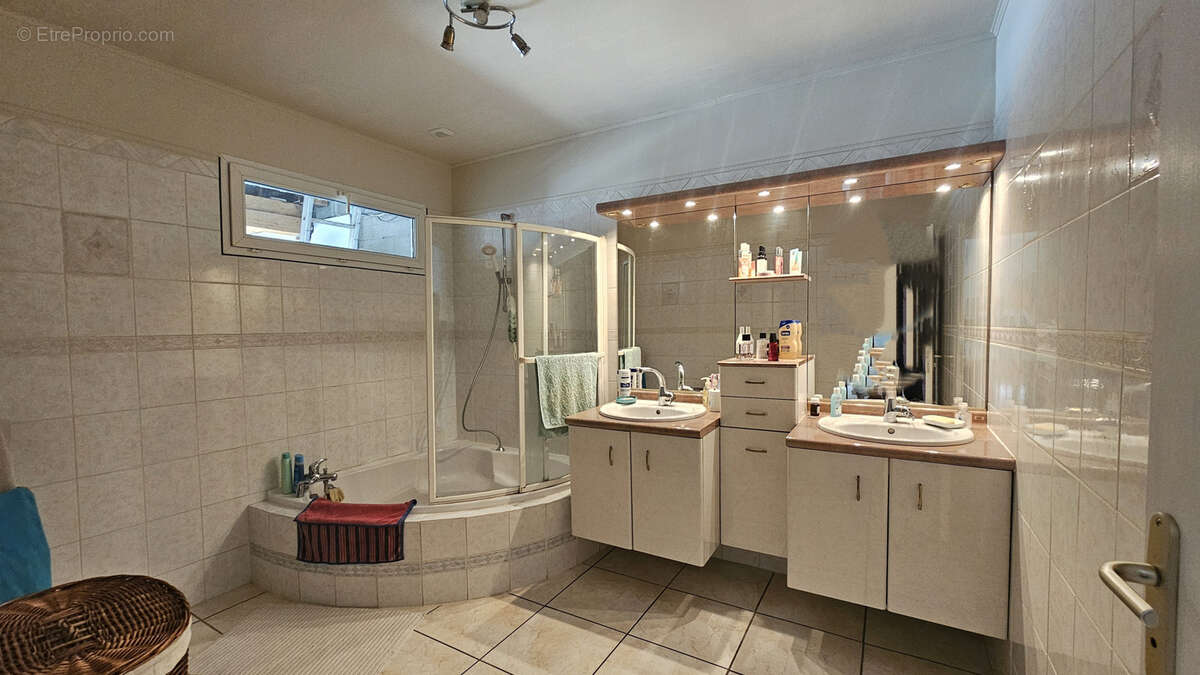 Maison à PORTES-LES-VALENCE