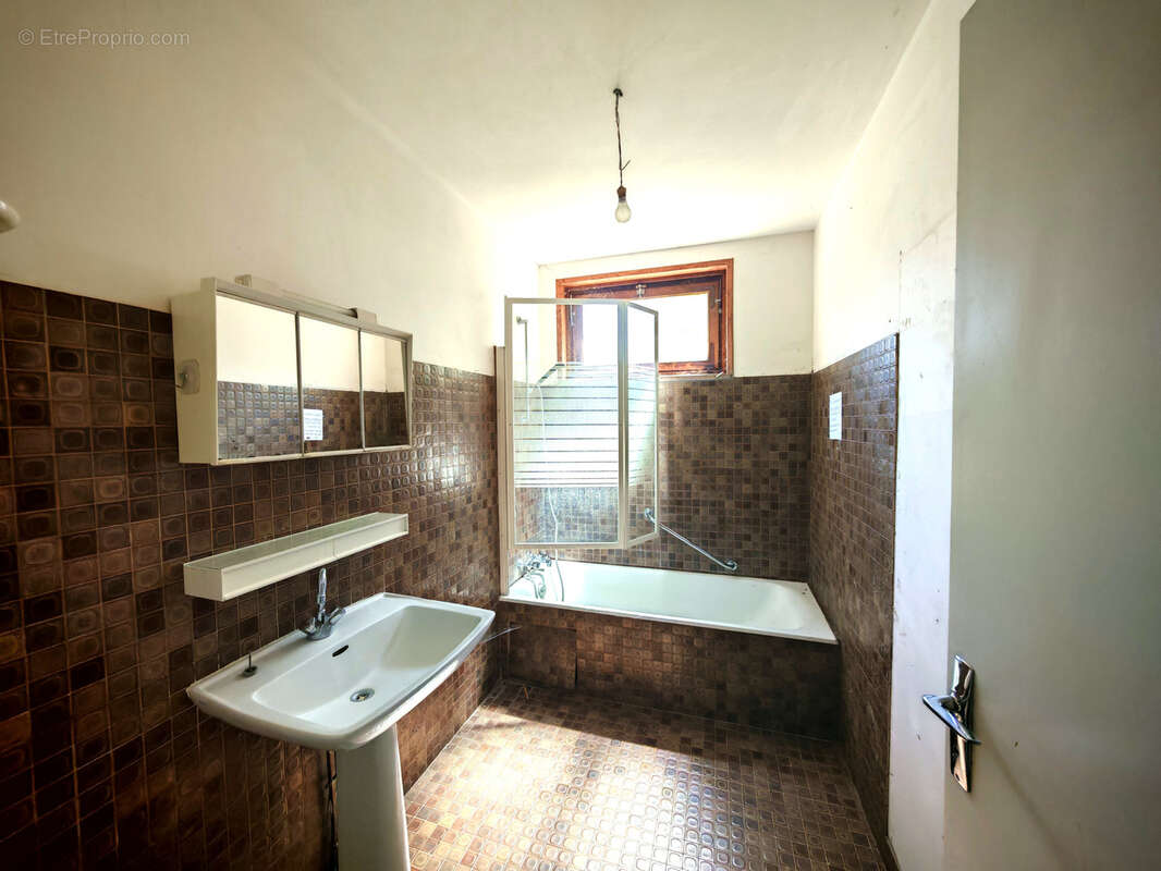 Maison à VEYRE-MONTON