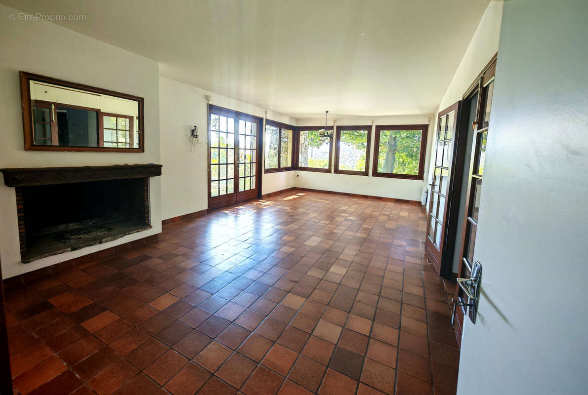 Maison à VEYRE-MONTON