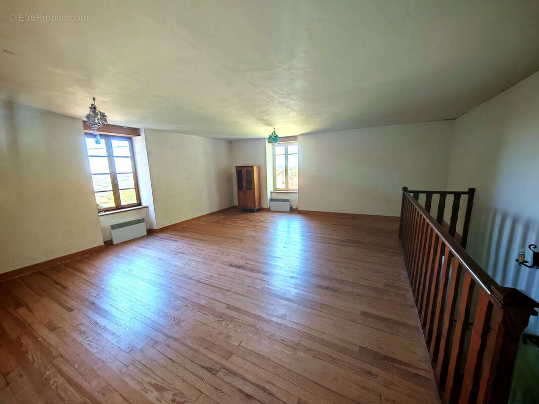 Maison à VEYRE-MONTON