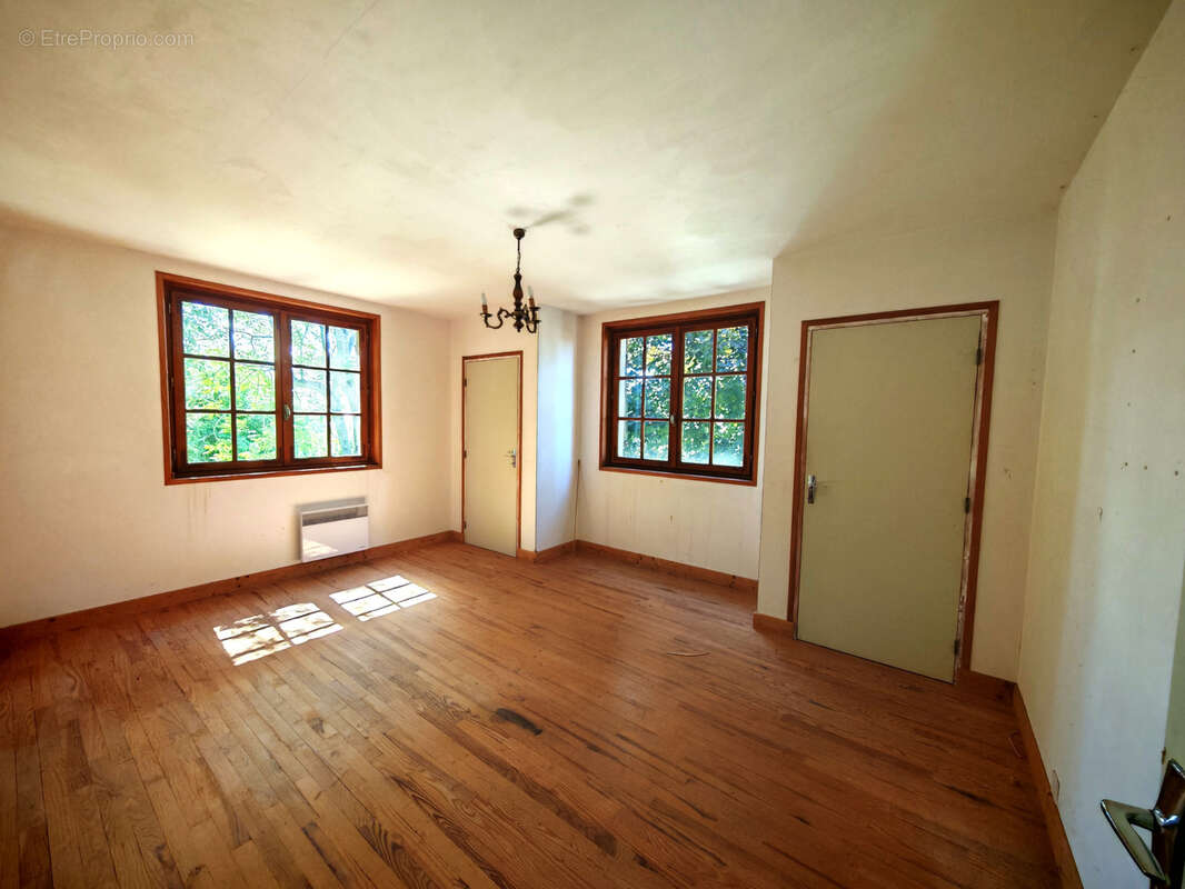 Maison à VEYRE-MONTON