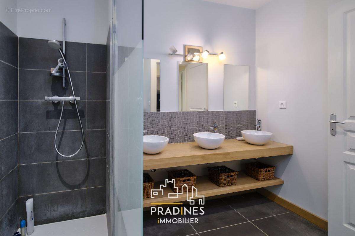 Appartement à MORNANT