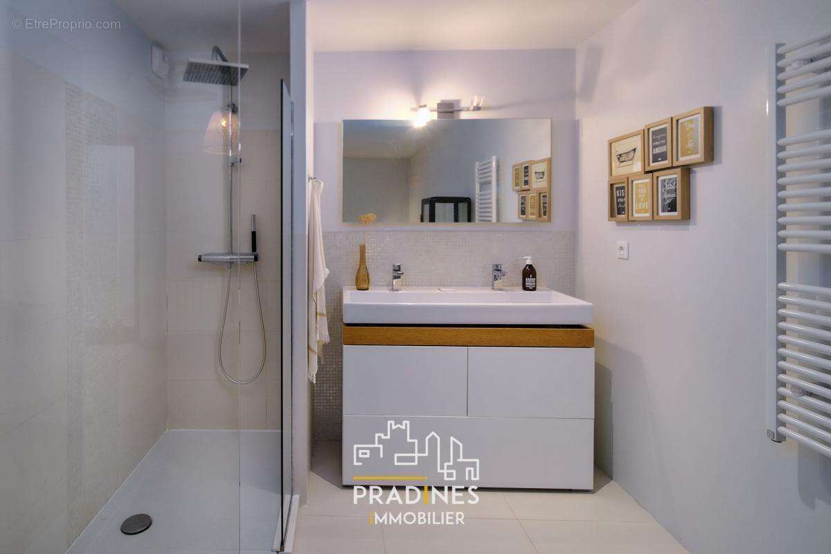 Appartement à MORNANT