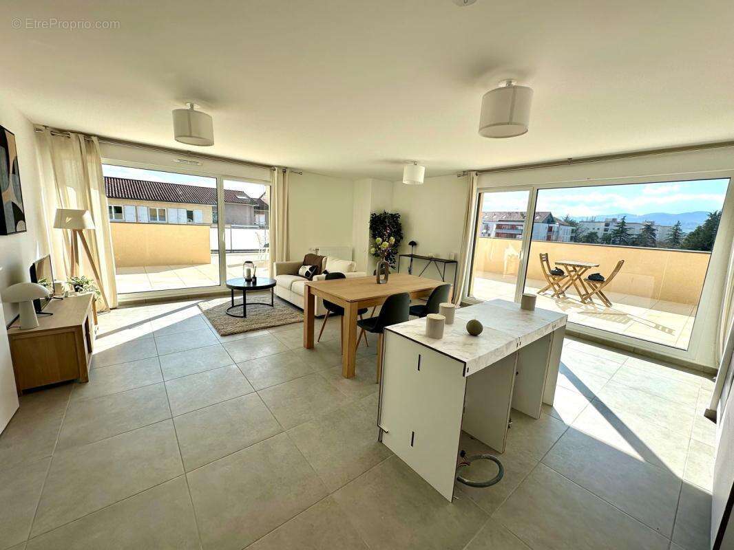 Appartement à CRAPONNE