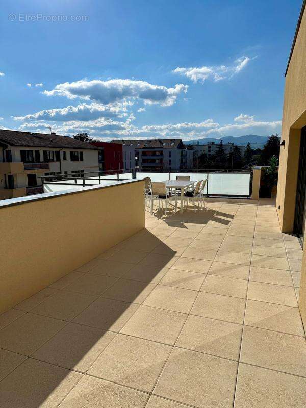 Appartement à CRAPONNE