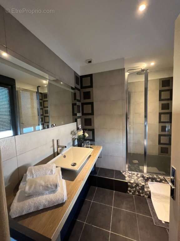 Appartement à MONTCEAU-LES-MINES