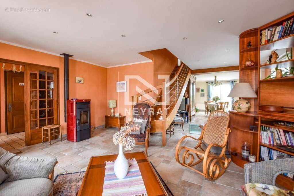 Maison à SAINT-MARTIN-SOUS-MONTAIGU