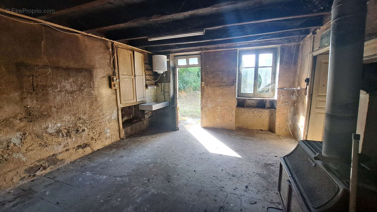 Maison à SAINT-MAURICE-PRES-PIONSAT