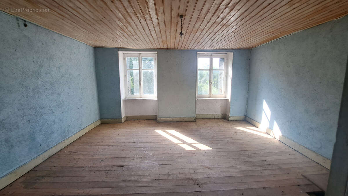 Maison à SAINT-MAURICE-PRES-PIONSAT