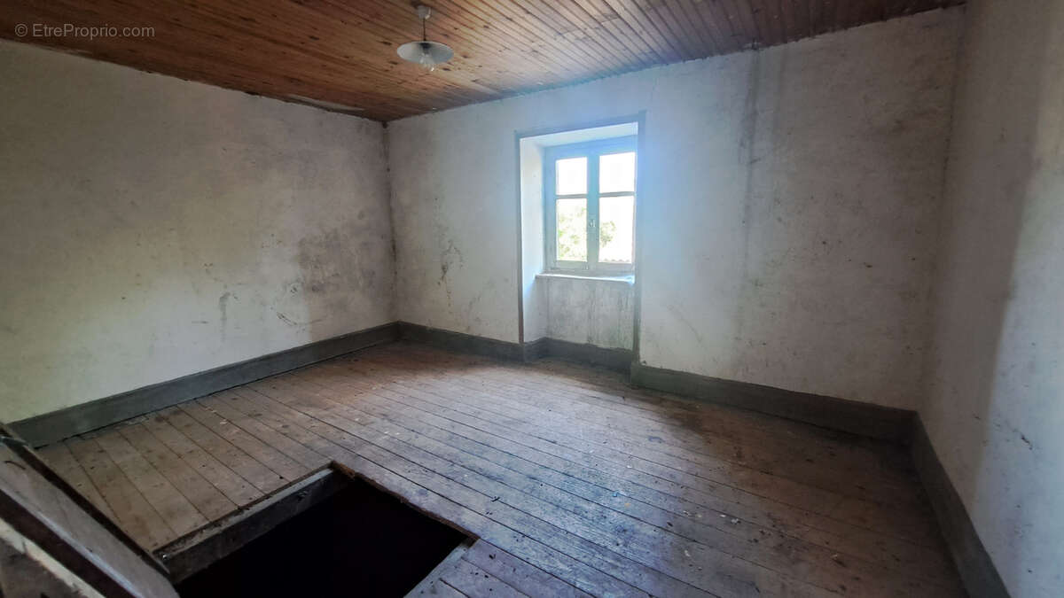 Maison à SAINT-MAURICE-PRES-PIONSAT