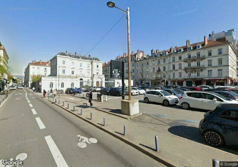 Commerce à GRENOBLE