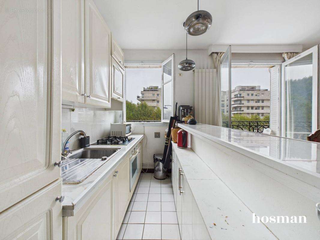 Appartement à NEUILLY-SUR-SEINE