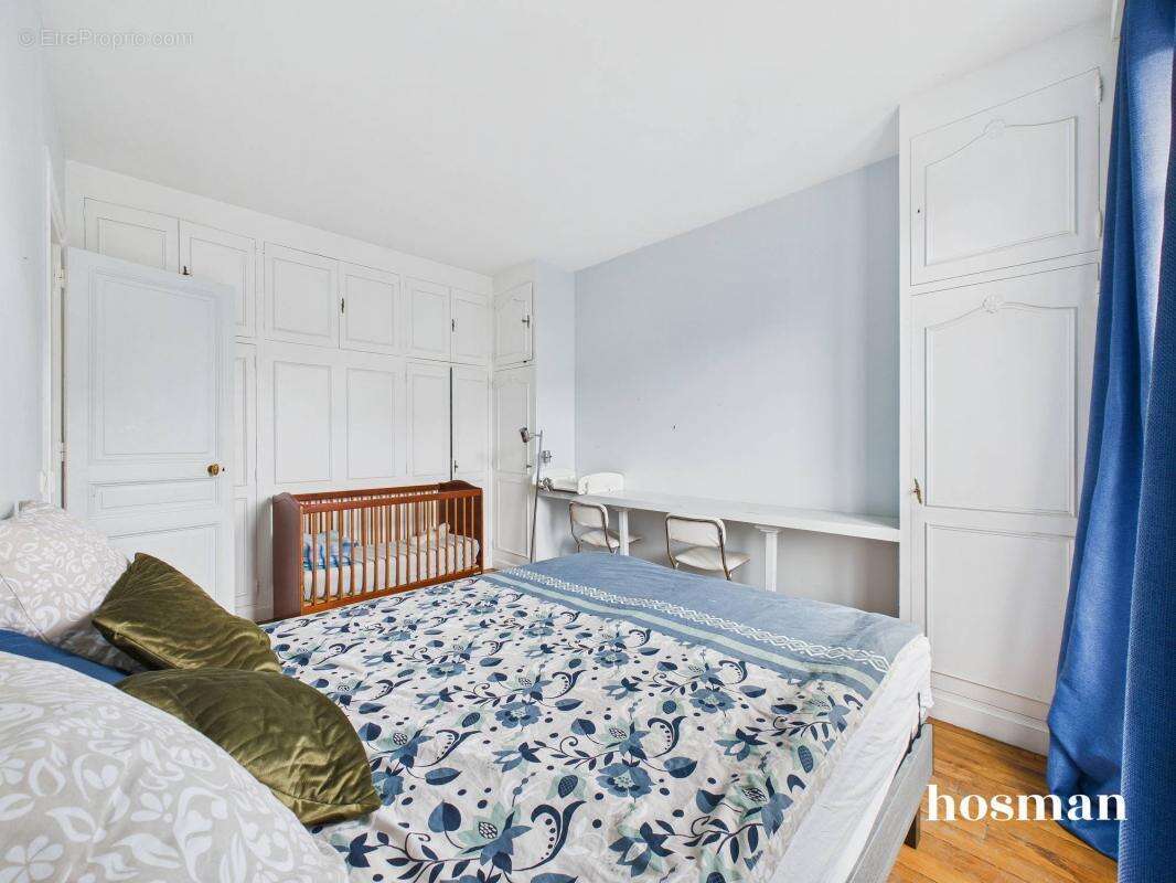 Appartement à NEUILLY-SUR-SEINE