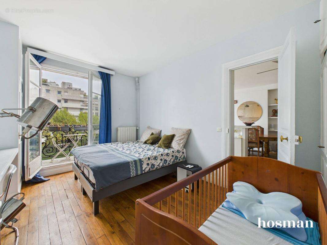 Appartement à NEUILLY-SUR-SEINE