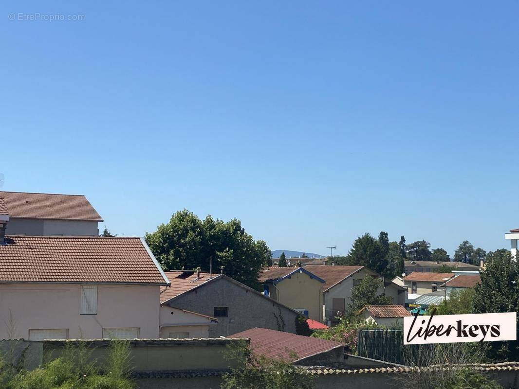 Appartement à MEYZIEU